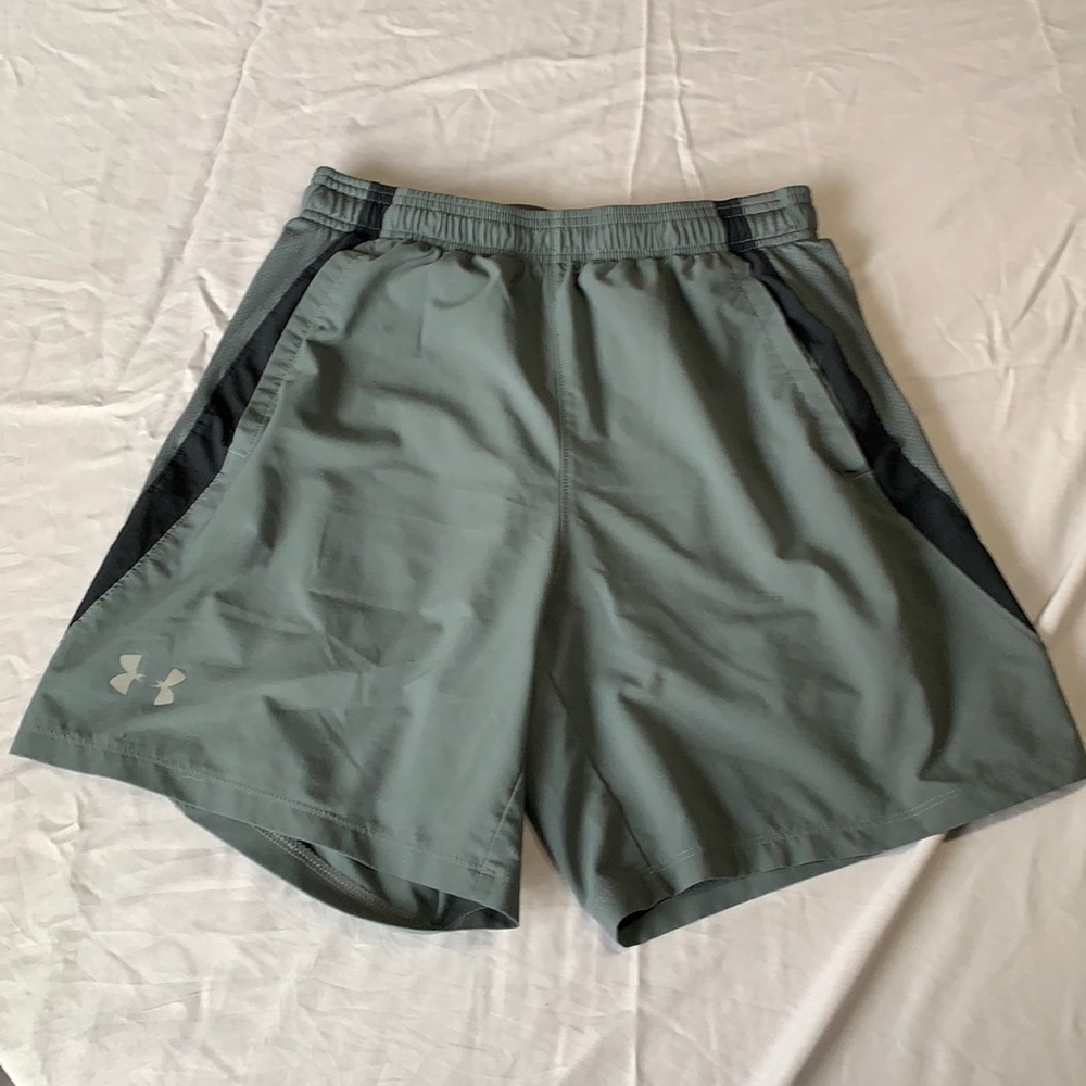 Men’s UA Swift 7inch shorts - medium